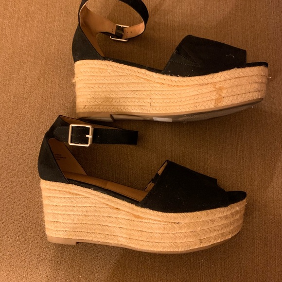 Lane Bryant Wedged Shoes - Picture 2 of 10